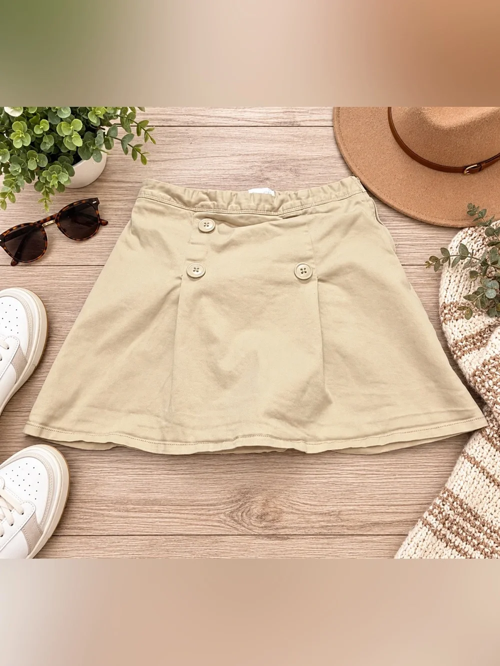 The Children’s Place Girls Size 14 Khaki Beige Button Front Skort